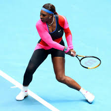 The world no 2 pulled out due to the furore caused by her boycott of media duties and her struggles with depression. Serena Williams Melbourne Outfit Spaltet Fans In Den Sozialen Medien
