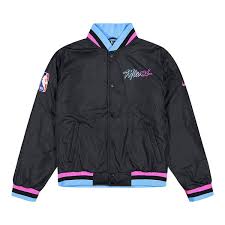 Das leichte material in knitteroptik und das. Trainingsjacken Finden Im Grossen Sortiment Von Kickz