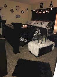 A young couples flat is generally small, however the layout ideas featured in today's post prove it does not need to become cramped, cluttered, or have a look at some fantastic ideas for living room, bedroom, bathroom, and kitchen layouts, gathered from the flats of young folks in love round the world. Pin On Apartment