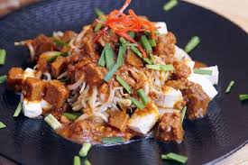 Resep Tauge Goreng Dengan Irisan Tahu Dan Ketupat Khas Bogor Resep Masakan Indonesia Makanan Resep