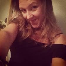 Maxine Ann Ashmore (@ann_maxine)