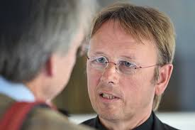 Bank für Kirche und Caritas verabschiedet langjährigen Vorstand