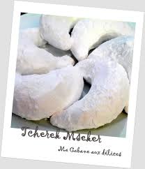 Cornes De Gazelle Au Amandes Gateau Algerien Fondant Recette Corne De Gazelle Recette Corne De Gazelle La Cuisine De Djouza