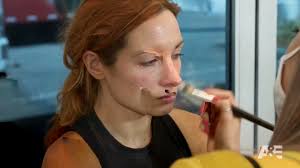 Becky Lynch se souvient du jour de son annonce de grossesse à RAW, et avoir  pété les plombs à cause du plan original pour le segment où elle devait se  battre avec Charly Caruso et Asuka. Tiré de "The ...