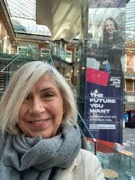 Annette Devine's Instagram, Twitter & Facebook