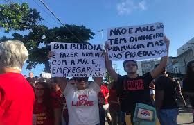 Modelo da máscara fora bolsonaro foi criado pela página 342 artes, responsável por campanhas contra a censura. Manifestacoes Impulsionam Lula Livre E Fora Bolsonaro No Twitter Politica Diario De Pernambuco