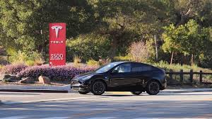 Also know expected price, launch date, specifications, images at zigwheels.com. Upcoming Tesla Model Y Crossover Suv Spotted On California Streets Photos Iphone In Canada Blog