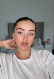 Mia Pollocks We'll Have A Look