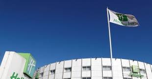 Holiday inn employee interview videos. Gofundme For Harassed Holiday Inn Employee Reaches Over 100 000