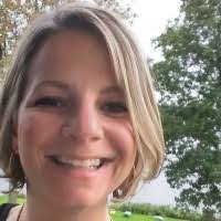 Eve Toth's Instagram, Twitter & Facebook