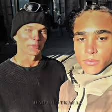 Understanding the Aura Maxxing Phenomenon: Exploring the Concept of Mogging