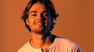 RISING COUNTRY MUSIC ARTISTS TO WATCH IN 2024