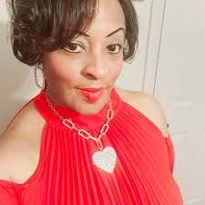 Felicia Lyons's Instagram, Twitter & Facebook