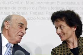 UBS to Give 4,450 Names to U.S.