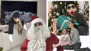 Deda Mraz i JOKER!!! Jurnjava za POKLONIMA! SANTA CLAUS AND JOKER! 2.  EPIZODA - YouTube