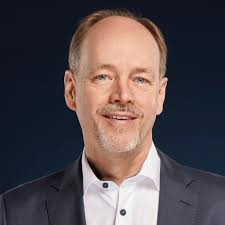 Christopher Tapley's Instagram, Twitter & Facebook