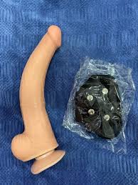 قضيب سيلكون ناعم ومرن مع حزام