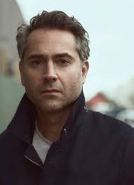 Biography author matching "omar" (Sorted by A-Z Descending)