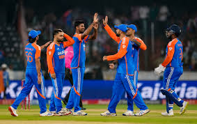 Ravi Bishnoi Create History Becomes Youngest Indian to Scalp 50 T20I  Wickets रवि बिश्नोई ने 24 की उम्र में मचाया धमाल, बुमराह-अर्शदीप को पछाड़ इस  मामले में बने भारत के नंबर-1 ...