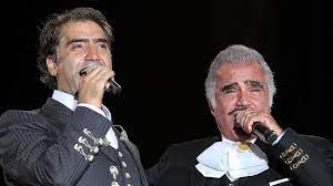 Alejandro Fernández revela lo complicado que fueron los últimos días de  Vicente Fernández