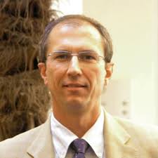 A DESENZANO IL PERICOLO ARRIVA DAGLI OMBRELLONI