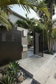 91 Beauty Low Maintenance Front Yard Landscaping Ideas Landscapingwithrocks Landscapingfrontyard L Modern Fence Design Entrance Gates Design House Exterior