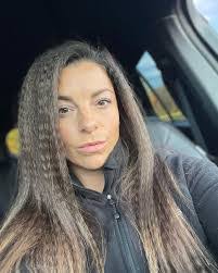 Becky Evans's Instagram, Twitter & Facebook