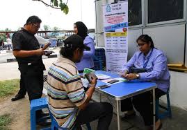.sendiri melalui pertubuhan keselamatan sosial (perkeso) kepada semua pekerja berstatus jelas beliau, konsep caruman yang fleksibel juga penting, mungkin lebih sesuai jika caruman dibuat yakin mereka ini bersedia untuk menyumbangkan sekitar rm5 ke rm15 sebulan kepada perkeso demi. Carum Perkeso Untuk Dilindungi Walau Bekerja Sendiri Kerana Malang Tidak Berbau Klik Mstar