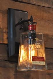 Ahnliche Artikel Wie Recycling Flasche Lampe Wandlampe 1800 Tequila Flasche Auf Etsy Flaschenlampe Diy Lampen Lampe Aus Flaschen