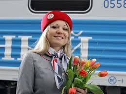 День железнодорожника является важным профессиональным праздником, который уже долгие годы отмечается не только в россии, но и в украине, белоруссии для этого вам пригодятся интересные поздравления и красивые открытки на день железнодорожника 2021. Pozdravleniya S Dnem Zheleznodorozhnika 2021