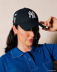 Karol G enjoying her time in our favorite beach, Culebrita, in one of one  custom made chains designed for her. Today we're open till 7pm 🛫