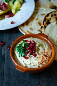Liebliches Baba Ghanoush Aus Zucchini Zucchinimousse Mit Tahina Und Granatapfel Rezepte Essen Zucchini