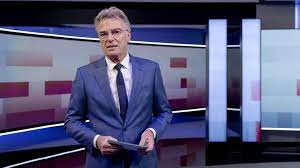 Een nieuwslezer is iemand die op radio of televisie het nieuws voorleest. Rob Trip Voorlopig Niet Op Radio En Tv Nos