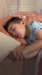 Roxanne Yvette Bustos Reed (@roxanneyvettebust)