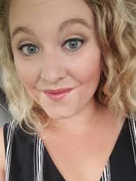 Amy Manley's Instagram, Twitter & Facebook