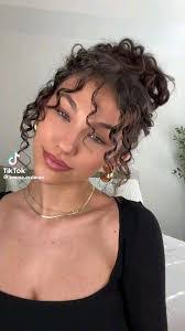 Minerva Suarez's Instagram, Twitter & Facebook