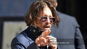 He was born john christopher depp ii in owensboro, kentucky, on june 9, 1963, to betty sue (wells), who worked as a waitress, and john christopher depp, a civil engineer. Johnny Depp Sangkal Tuduhan Melakukan Kdrt Terhadap Amber Heard Kini Berusaha Bersihkan Namanya Tribunnews Com Mobile