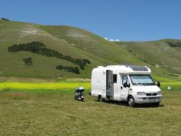 Nella vendita di camper nuovi usati e seminuovi: Aree Sosta Camper In Umbria La Vacanza Piu Bella Con I Bambini Umbria Bimbo