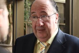 Reseña Biográfica Roberto León Ramírez