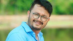 Who Looked Best Opposite Namma Golden Star Ganesh In Mugulu Nage Vote Now Zee5 News Mugulu nage becomes complete with love being the core of all these emotions. opposite namma golden star ganesh