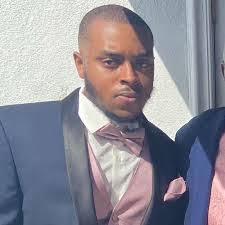 Darren Randle's Instagram, Twitter & Facebook