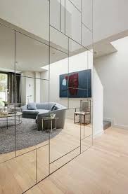 Les Portes De Placard On Vous Donne 45 Idees En Photos Amenagement Placard Mur Miroir Decorer Miroir