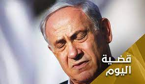בנימין נתניהו) رئيس وزراء إسرائيل ورئيس حزب الليكود اليميني، تولى رئاسة الوزراء مرتين، الأولى استمرت من عام 1996 إلى 1999، والثانية مستمرة منذ 31 مارس 2009، حيث أعيد انتخابه في العام 2013 والعام 2015 والعام 2020. 3yfbtmnfraqdm