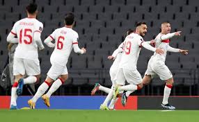 .arda turan, takım uçağında imza attığı olayın ardından milli formayı bir daha giymeyeceğini açıklamıştı. A Milli Futbol Takimimiz Burak Yilmaz In Hat Trick Yaptigi Macta Hollanda Yi 4 2 Ile Maglup Etti Ve 2022 Dunya Kupasi Elemelerine Enfes Bir Baslangic Yapmis Oldu Gazete Tek