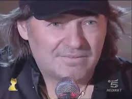 Forse davvero non è stato poi tutto sbagliato. Vasco Rossi Sally Live Acustico Telegatti 2006 Youtube