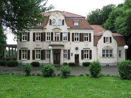 die villa bayer ist ein denkmalgeschutztes gebaude auf dem falkenberg in erkrath hochdahl villen gebaude villa