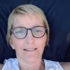 Five Things I've learnt about alcohol and addiction, by Sarah Colwell. —  Life. Death. Whatever.