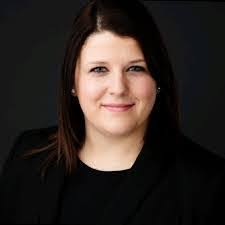 Lisa Petrin's Instagram, Twitter & Facebook