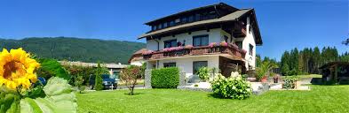 Haus holunder befindet sich im gitschtal, kärnten in der nähe von den familieskipiste von weissbriach. Gastehaus Nassfeld Zimmer Appartement Nassfeld Tropolach Hermagor Karnten