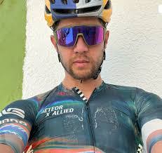 Armstrong Wilson's Instagram, Twitter & Facebook